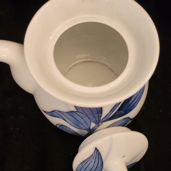 Vintage Mini Bone China Teapot. Made in Japan. - Picture 5 of 9